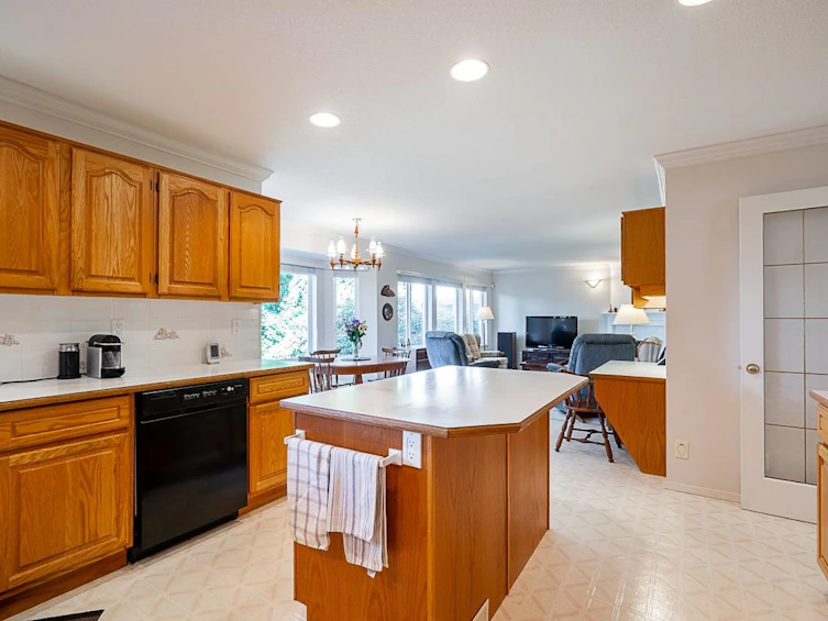 11443 Royal Crescent, Surrey, BC, V3V 6V5 - 6