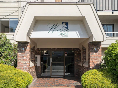 204-9477 Cook Street - 3
