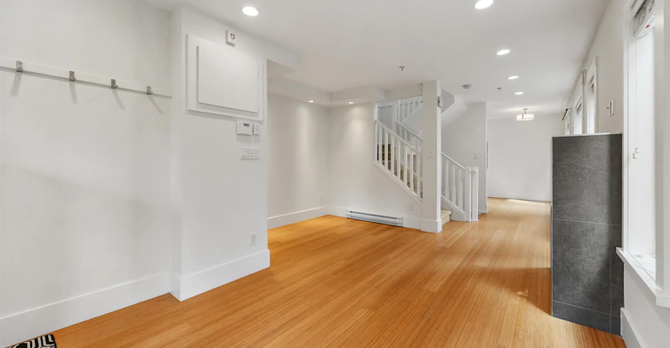 67 E 16th Avenue, Vancouver, BC, V5T 2T1 - 2