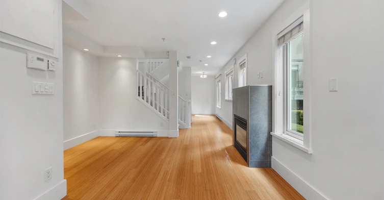 67 E 16th Avenue, Vancouver, BC, V5T 2T1