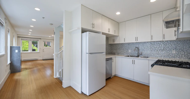 67 E 16th Avenue, Vancouver, BC, V5T 2T1 - 5
