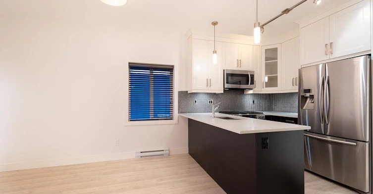 302-4548 Hastings Street, Burnaby, BC, V5C 2K4 - 4