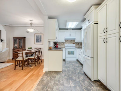 B207-4821 53 Street - 4
