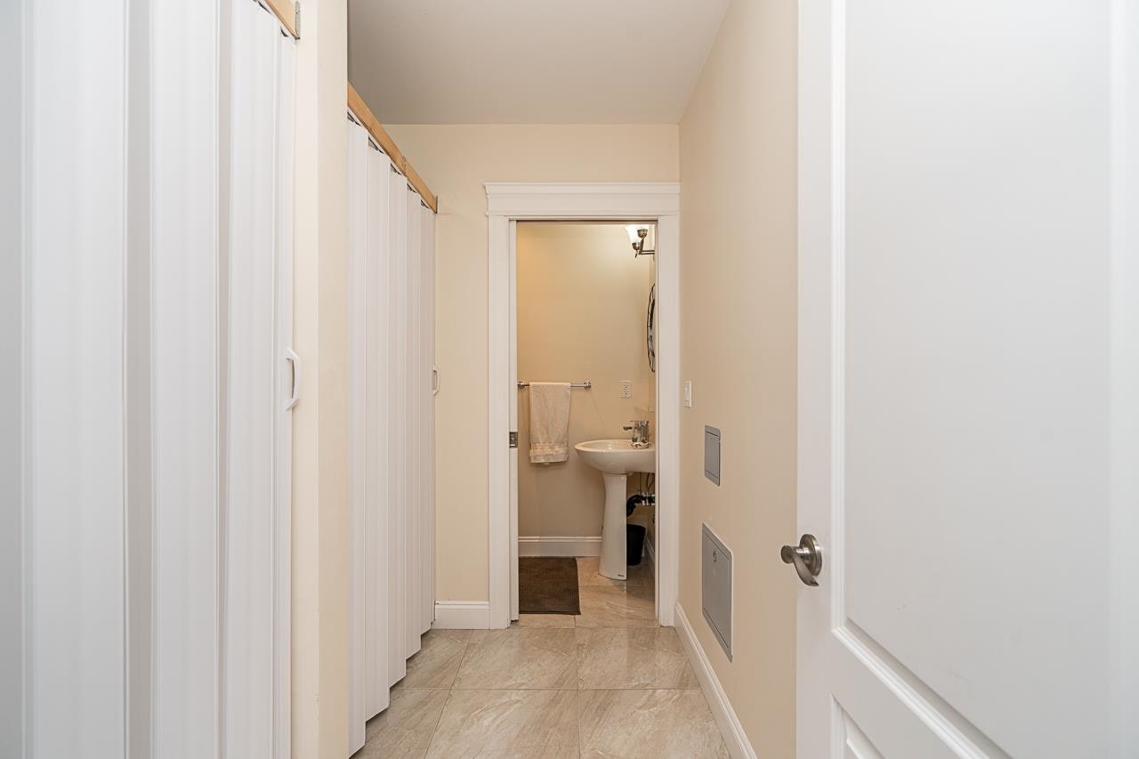 836 Sprice Avenue, Coquitlam, BC, V3J 2P1 - 28