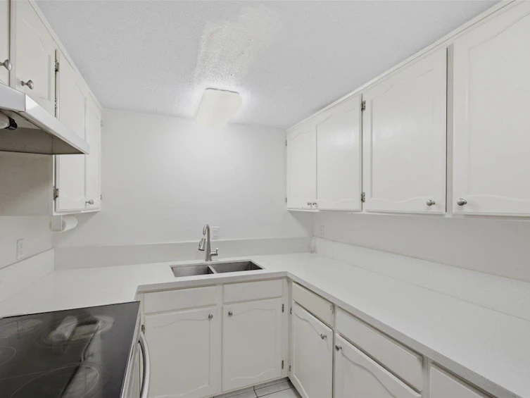 8-7363 Montecito Drive, Burnaby, BC, V5A 1R4 - 9