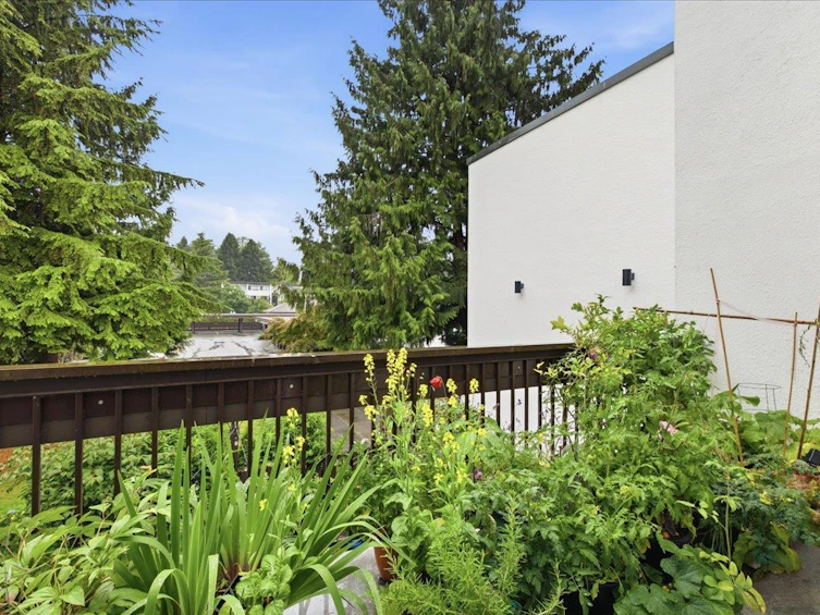 8-7363 Montecito Drive, Burnaby, BC, V5A 1R4 - 11