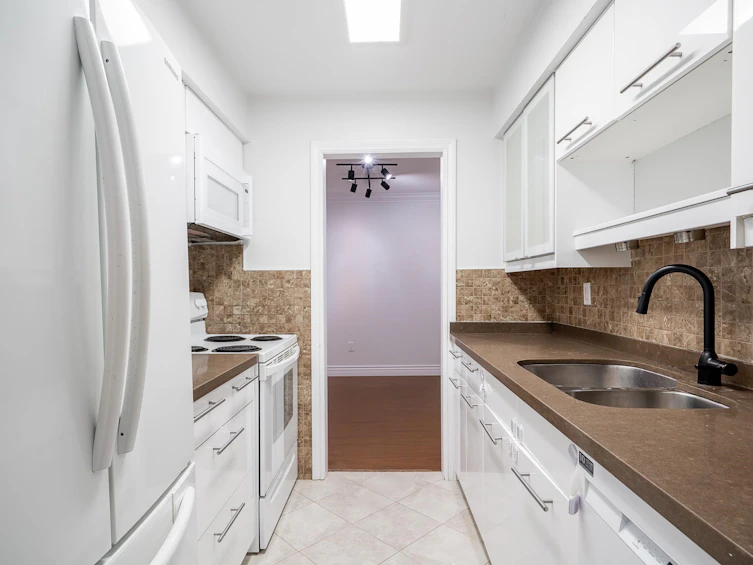 301-2320 W 40th Avenue, Vancouver, BC, V6M 4H6 - 11