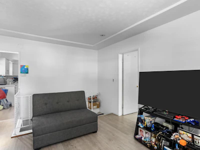 3186 E 28th Avenue - 5