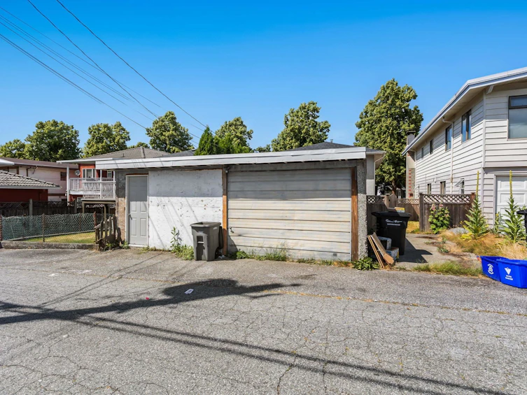 3186 E 28th Avenue, Vancouver, BC, V5R 1S7 - 27