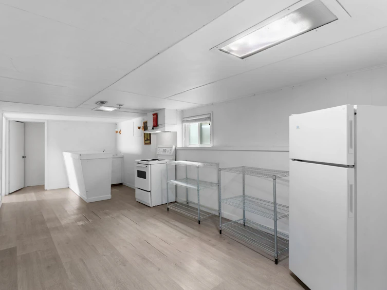 3186 E 28th Avenue, Vancouver, BC, V5R 1S7 - 19