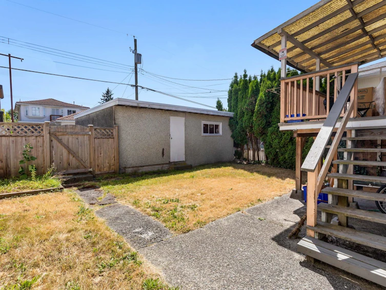 3186 E 28th Avenue, Vancouver, BC, V5R 1S7 - 32