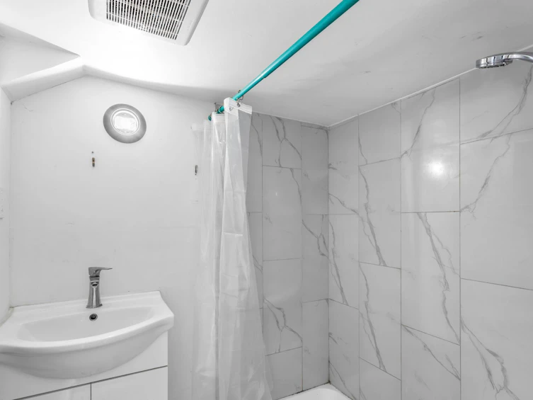 3186 E 28th Avenue, Vancouver, BC, V5R 1S7 - 23