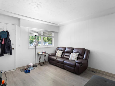 3186 E 28th Avenue - 3