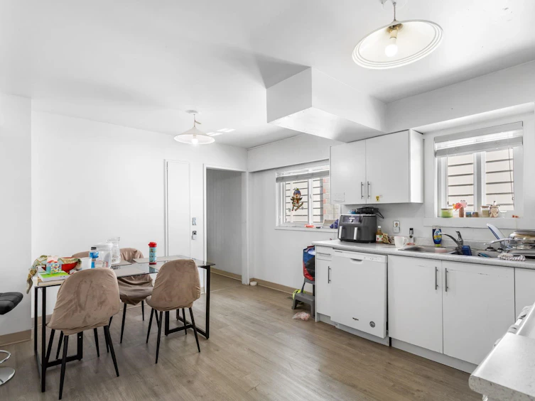 3186 E 28th Avenue, Vancouver, BC, V5R 1S7 - 8