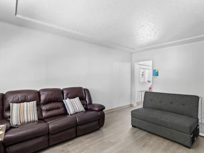 3186 E 28th Avenue - 4