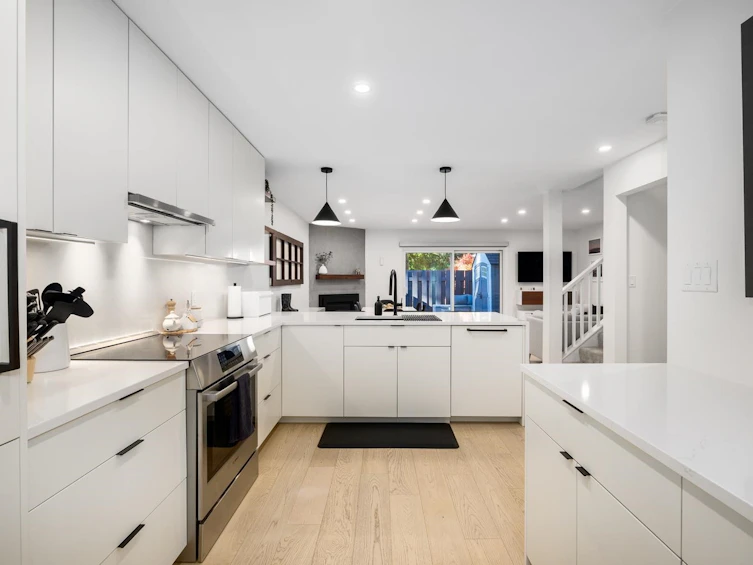 4663 Hoskins Road, North Vancouver, BC, V7K 2R3