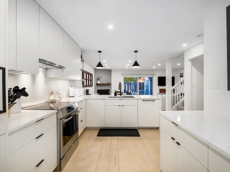 4663 Hoskins Road, North Vancouver BC V7K 2R3