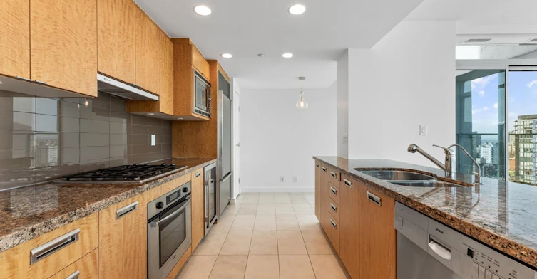 2104-1616 Bayshore Drive, Vancouver, BC, V6G 3L1 - 9