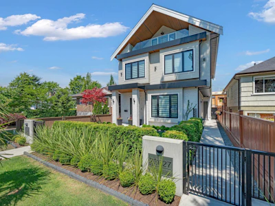2-3627 E 45th Avenue - 2