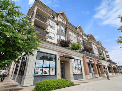 425-2493 Montrose Avenue - 3