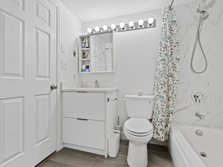302-5818 Lincoln Street, Vancouver, BC, V5R 4P7 - 23