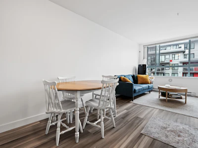 302-5818 Lincoln Street - 4