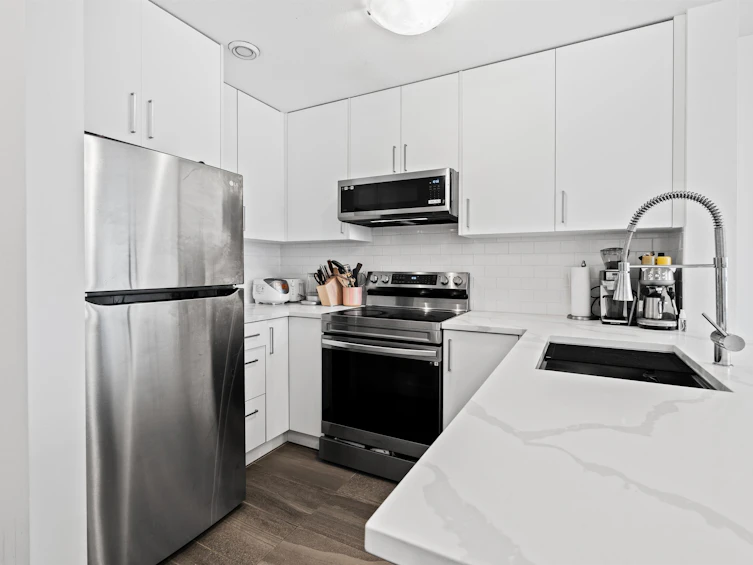 302-5818 Lincoln Street, Vancouver, BC, V5R 4P7 - 11