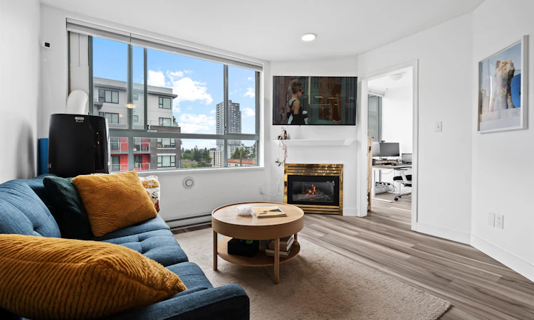 302-5818 Lincoln Street