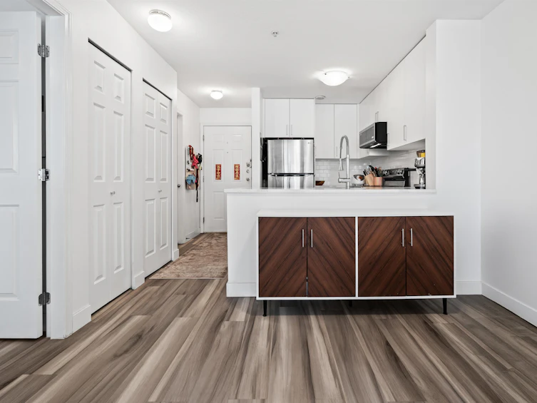 302-5818 Lincoln Street, Vancouver, BC, V5R 4P7 - 9