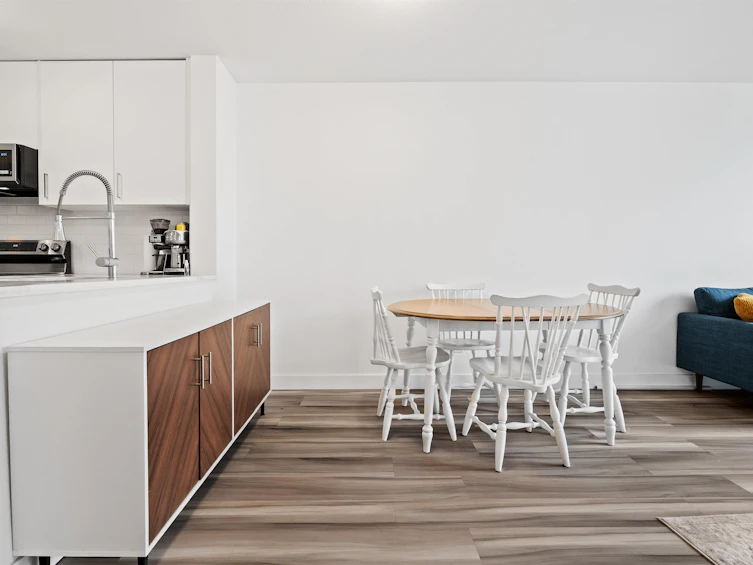 302-5818 Lincoln Street, Vancouver, BC, V5R 4P7 - 8