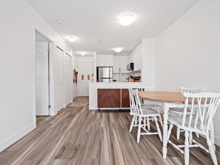 302-5818 Lincoln Street, Vancouver, BC, V5R 4P7 - 7