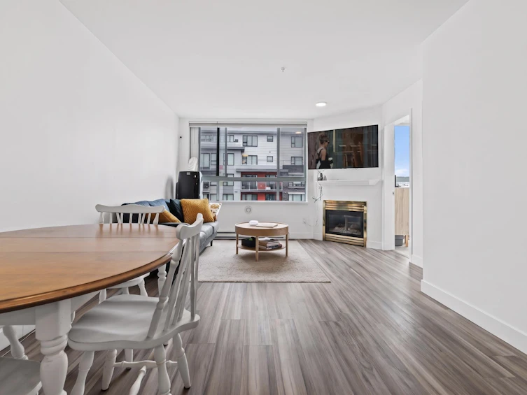 302-5818 Lincoln Street, Vancouver, BC, V5R 4P7 - 5