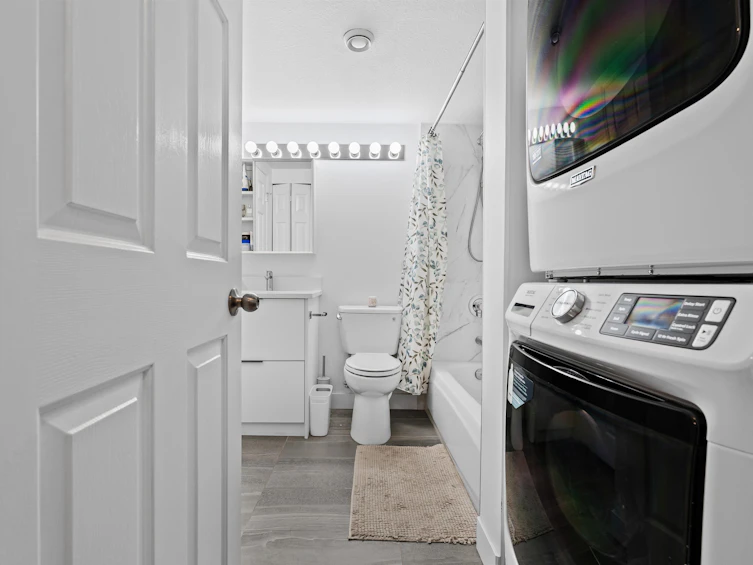 302-5818 Lincoln Street, Vancouver, BC, V5R 4P7 - 24