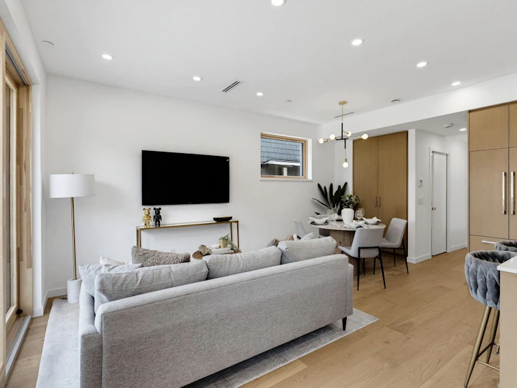 1-60 E 17th Avenue, Vancouver, BC, V5V 1A2 - 10