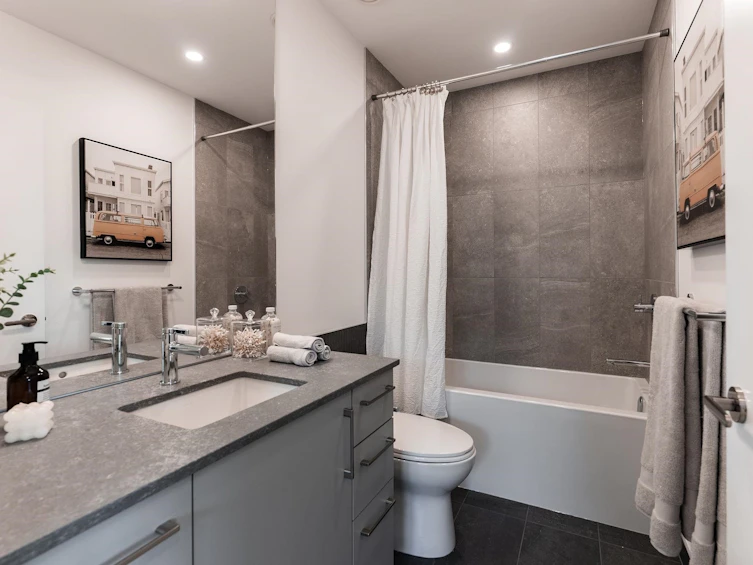 1-60 E 17th Avenue, Vancouver, BC, V5V 1A2 - 25