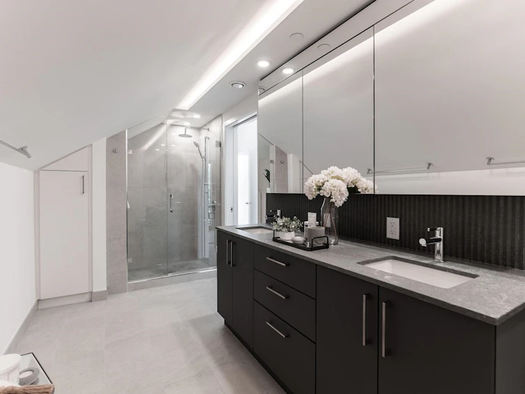 1-60 E 17th Avenue, Vancouver, BC, V5V 1A2 - 18
