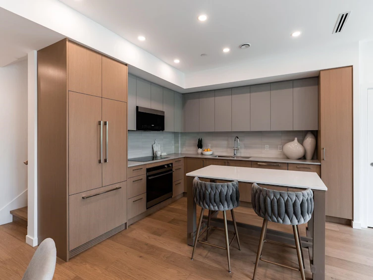 1-60 E 17th Avenue, Vancouver, BC, V5V 1A2 - 4