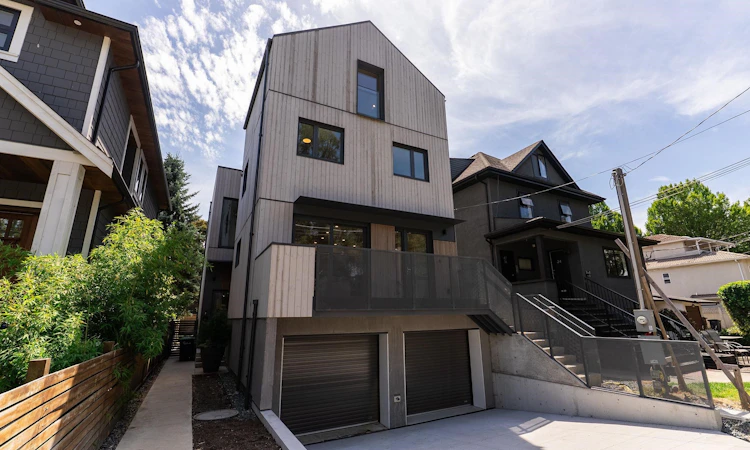 1-60 E 17th Avenue