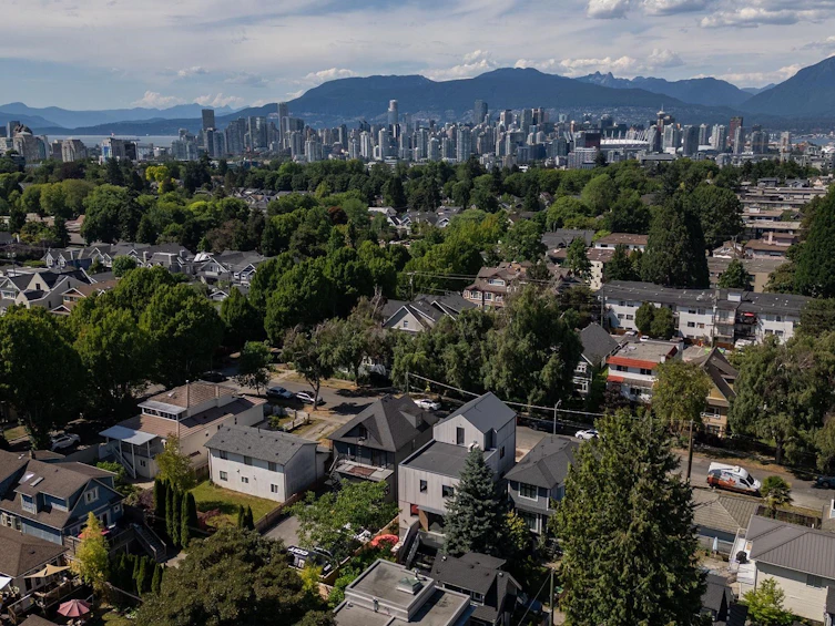 1-60 E 17th Avenue, Vancouver, BC, V5V 1A2 - 38