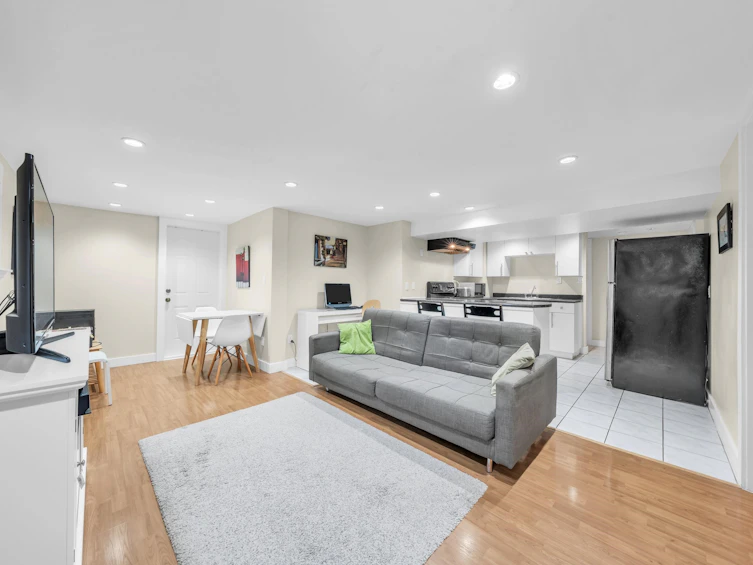 3335 Church Street, Vancouver, BC, V5R 4W7 - 24