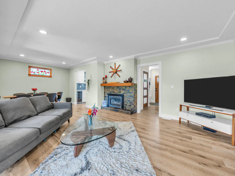 3335 Church Street, Vancouver, BC, V5R 4W7 - 6