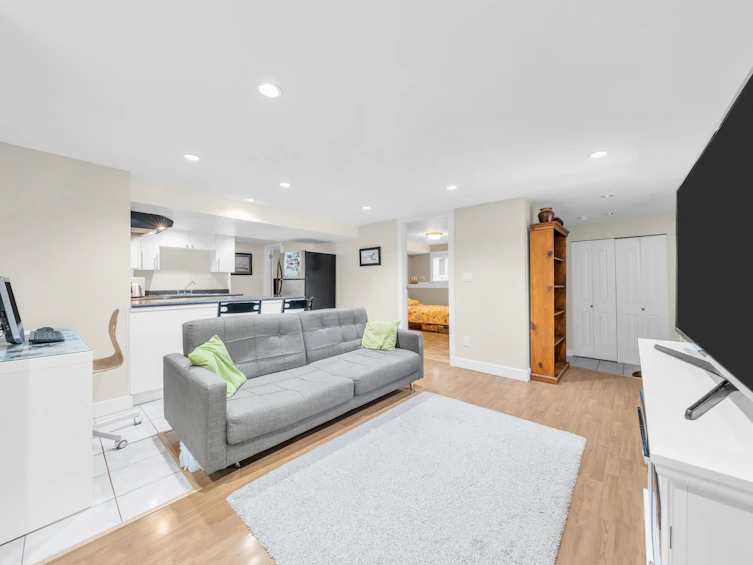 3335 Church Street, Vancouver, BC, V5R 4W7 - 25