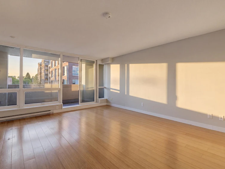 410-718 Main Street, Vancouver, BC, V6A 0B1 - 2