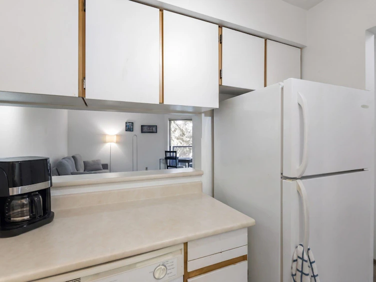 230-8460 Ackroyd Road, Richmond, BC, V6X 3E9 - 7
