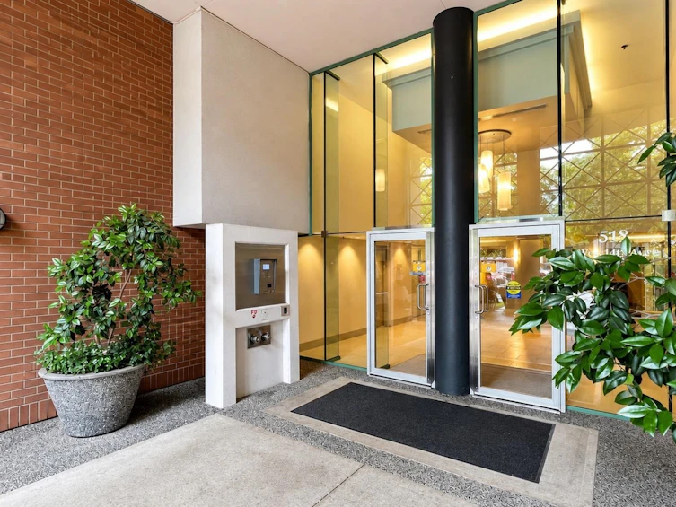 511-518 W 14th Avenue, Vancouver, BC, V5Z 4N5 - 2