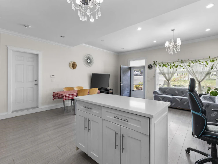 5461 Manor Street, Burnaby, BC, V5G 1B6 - 11
