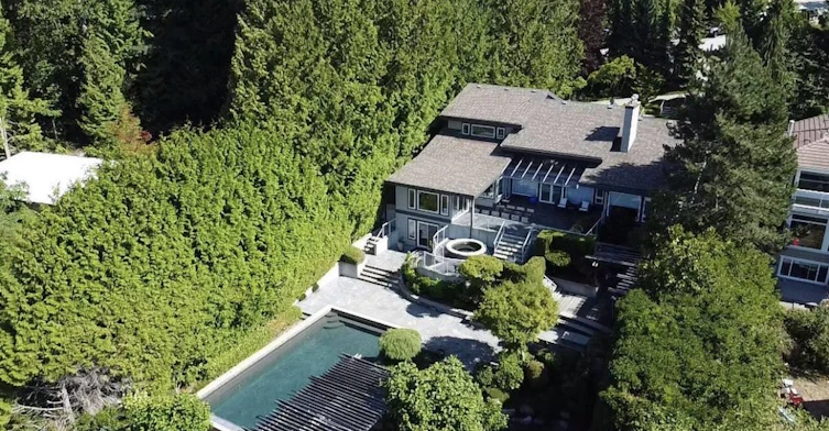 2265 Chairlift Road, West Vancouver, BC, V7S 2T4 - 2