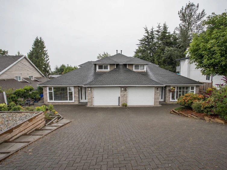 380 55a Street, Delta, BC, V4M 3L8