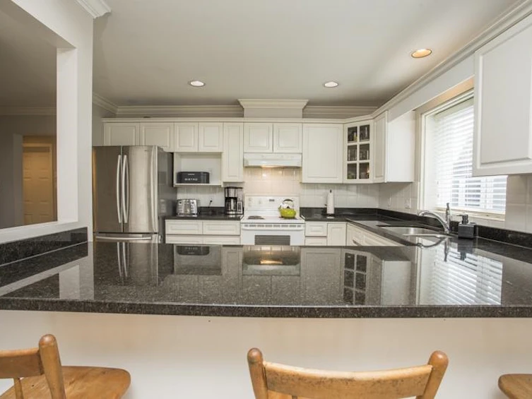 380 55a Street, Delta, BC, V4M 3L8 - 11
