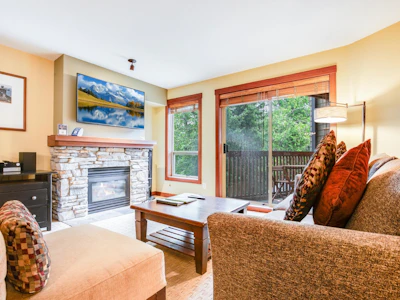303G2-4653 Blackcomb Way - 2